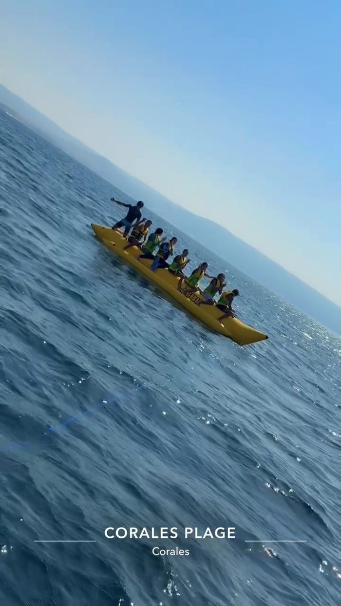 Groupe sur bouée tractée, Corales Plage